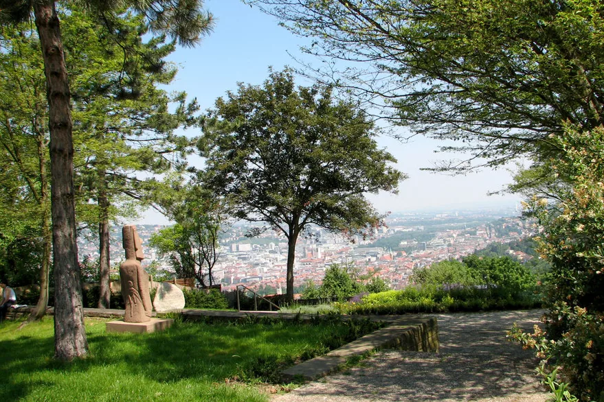 Der Santiago-de-Chile-Platz: Ein verstecktes Juwel Stuttgarts
